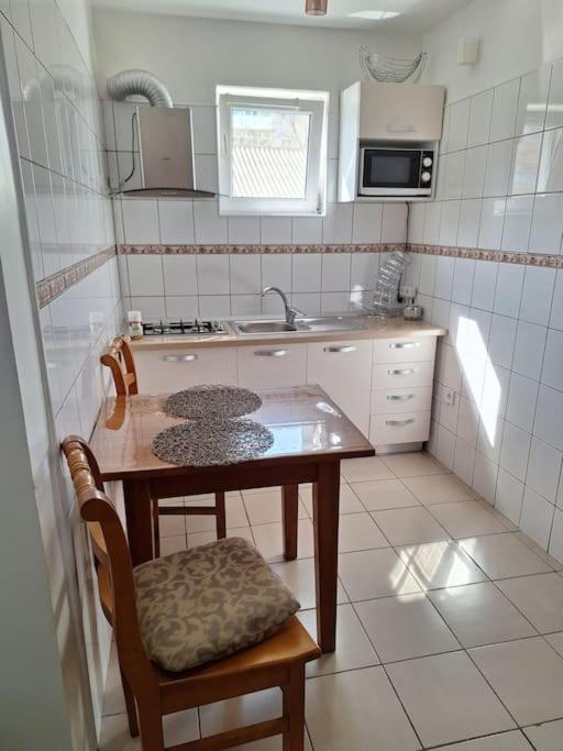 Miha'S Apartament Сулина Экстерьер фото